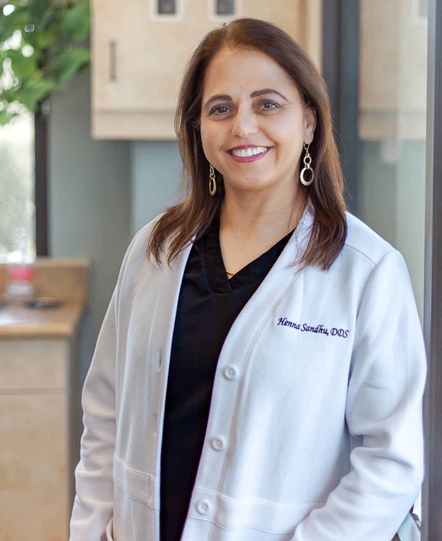 Dr. Henna Sandhu, DDS